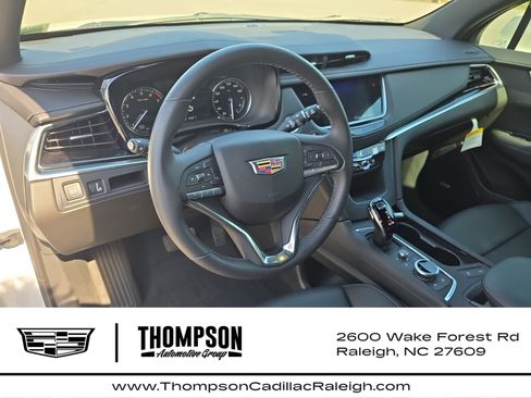 New 2025 Cadillac XT6 Luxury FWD image 17