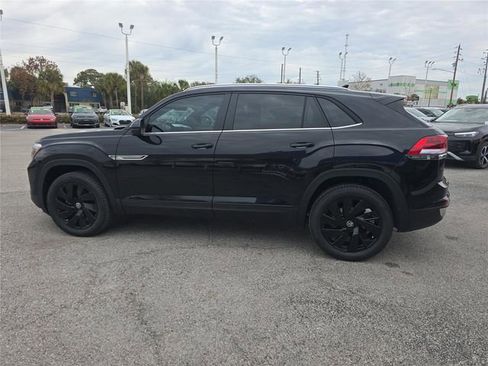 New 2026 Volkswagen Atlas Cross Sport SE image 7