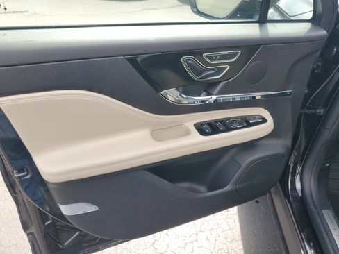 New 2026 Lincoln Corsair Premiere AWD/4WD image 8