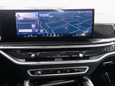 Used 2024 BMW X6 xDrive40i w/ Executive Package image 16