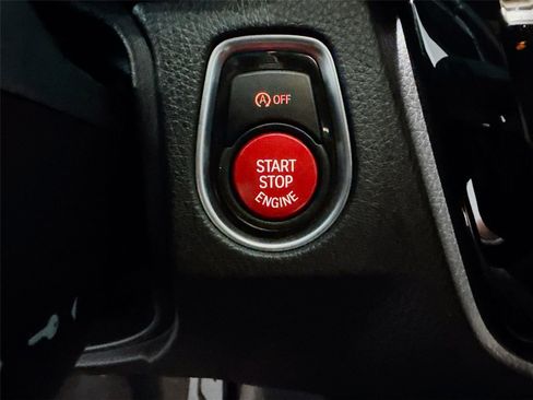 Used 2019 BMW M4 Coupe w/ Competition Package RWD image 13