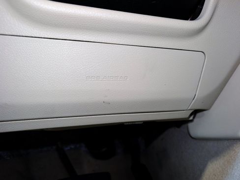 Used 2015 Toyota Camry LE FWD image 44