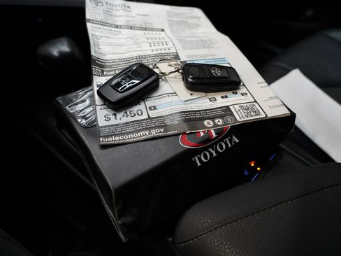 Used 2023 Toyota Camry XSE image 54