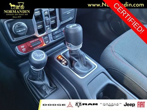 Certified 2025 Jeep Wrangler Unlimited Rubicon AWD/4WD image 12