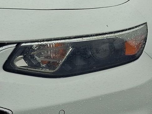 Used 2017 Chevrolet Malibu Premier w/ Driver Confidence Package image 9