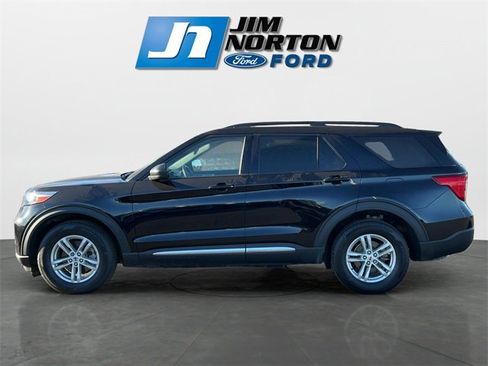 Used 2022 Ford Explorer XLT w/ Equipment Group 202A image 6