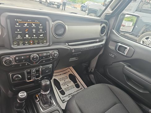 Used 2023 Jeep Wrangler Unlimited Sport AWD/4WD image 22