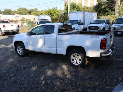Used 2018 Chevrolet Colorado LT AWD/4WD image 8
