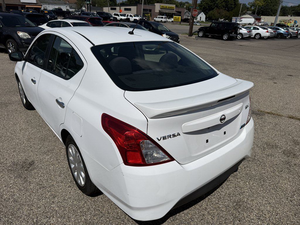 Used 2016 Nissan Versa SV FWD image 4