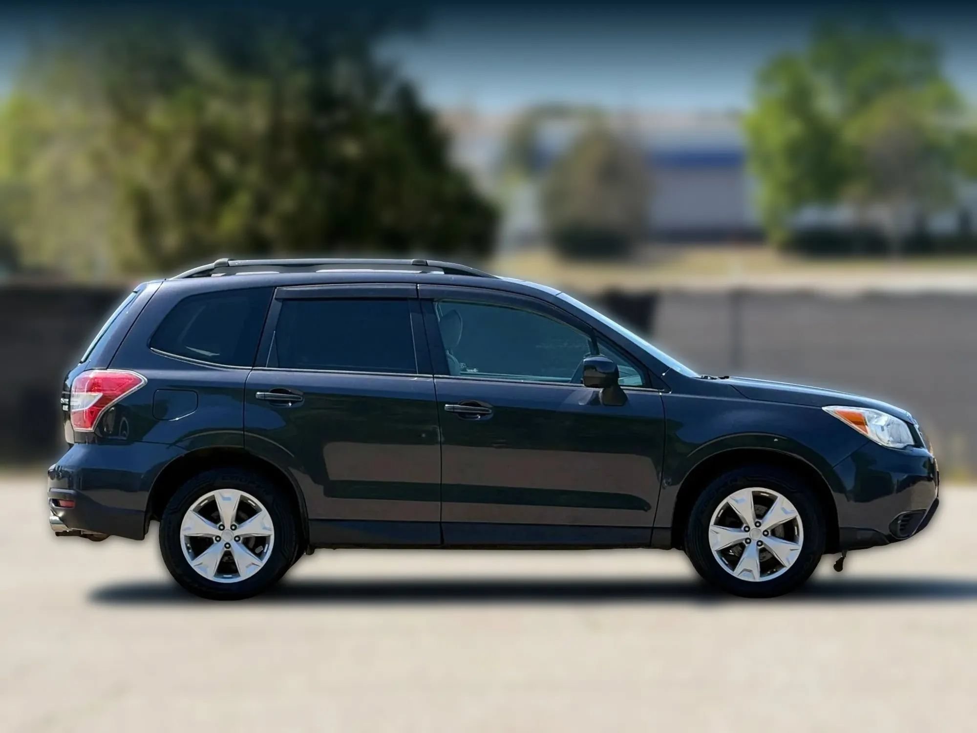 Used 2015 Subaru Forester 2.5i Premium w/ All-Weather Package AWD/4WD image 8
