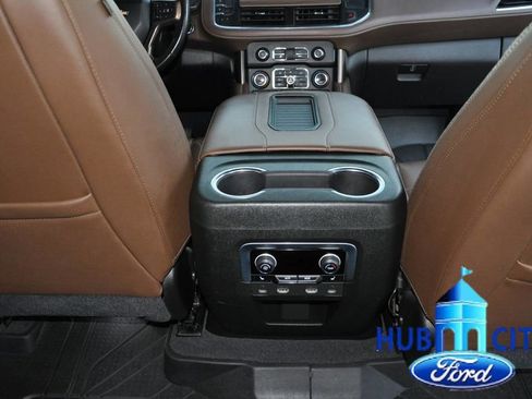 Used 2021 Chevrolet Suburban High Country w/ Premium Package image 21