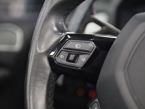 Used 2019 Lamborghini Huracan Performante AWD/4WD image 19