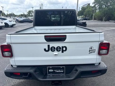 Used 2023 Jeep Gladiator Sport AWD/4WD image 5
