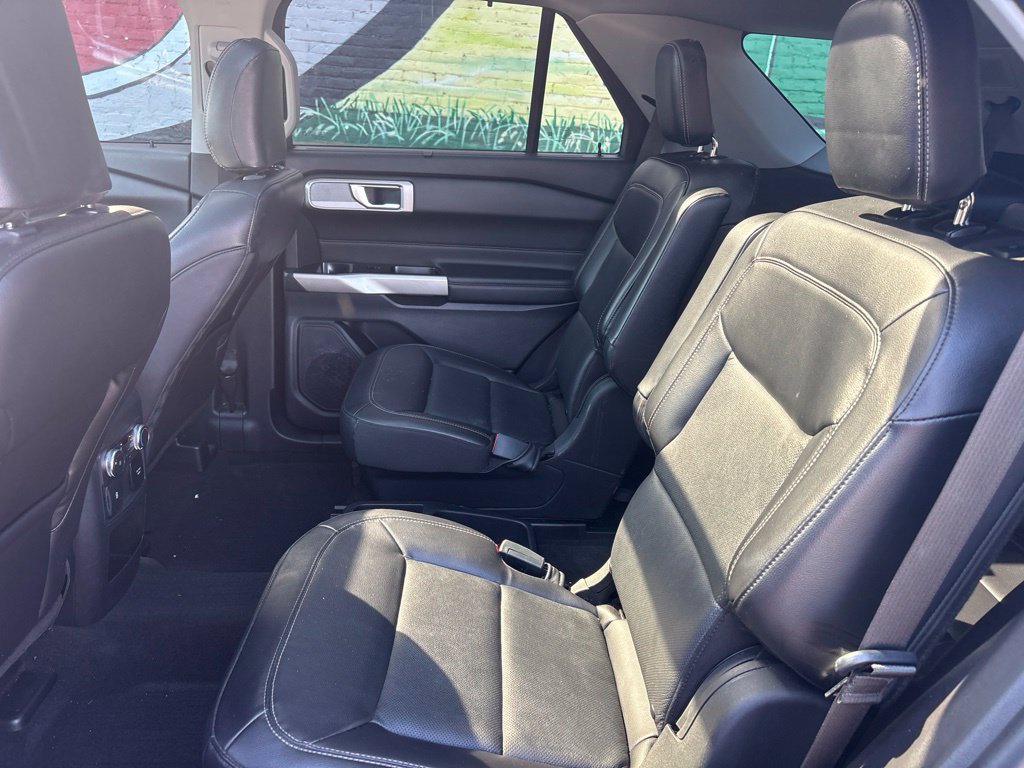 Used 2021 Ford Explorer Limited w/ Equipment Group 301A AWD/4WD image 24