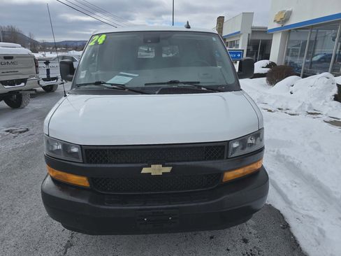Used 2024 Chevrolet Express 3500 LS image 9