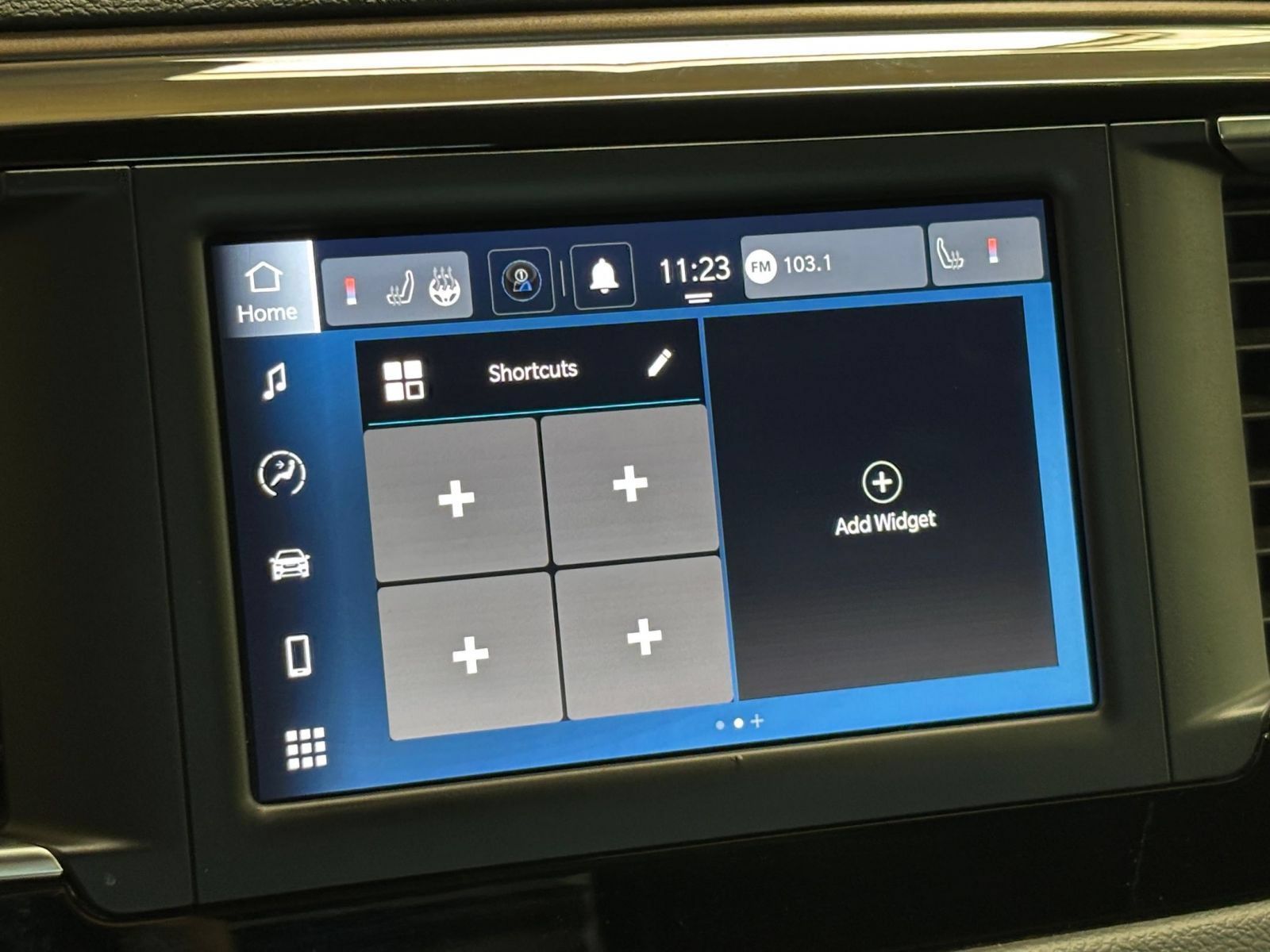 Used 2024 Chrysler Voyager LX FWD image 19