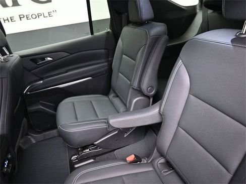 Used 2025 Chevrolet Traverse LT image 21