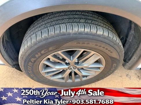 Used 2024 Nissan Rogue S FWD image 4