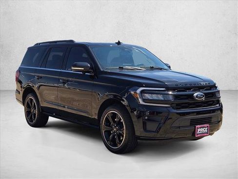 Certified 2023 Ford Expedition Limited RWD image 3