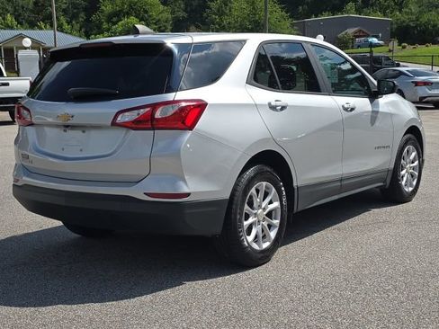 Used 2020 Chevrolet Equinox LS w/ LS Convenience Package FWD image 5