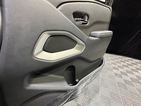 New 2026 Nissan Frontier SV image 16