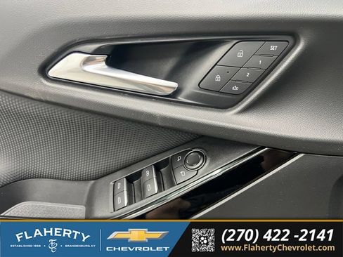 Used 2025 Chevrolet Equinox RS w/ Safety and Technology Package AWD/4WD image 23