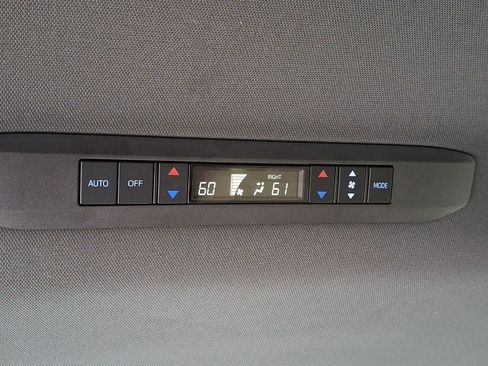 Certified 2022 Toyota Sienna XLE AWD/4WD image 14