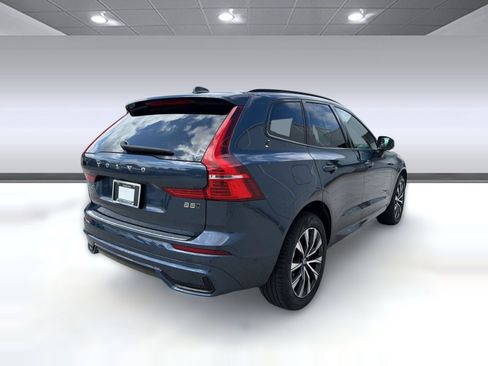 Used 2024 Volvo XC60 B5 Plus w/ Protection Package Premier AWD/4WD image 9