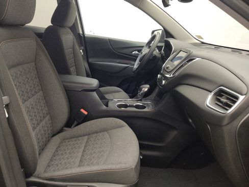 Used 2022 Chevrolet Equinox LT w/ Driver Convenience Package image 21