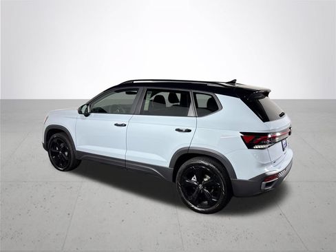 New 2026 Volkswagen Taos SE AWD/4WD image 8