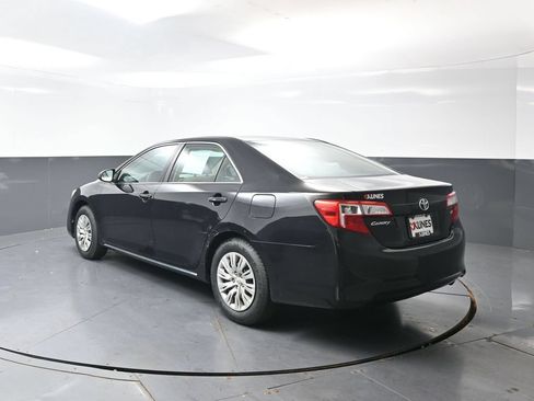 Used 2014 Toyota Camry LE FWD image 8