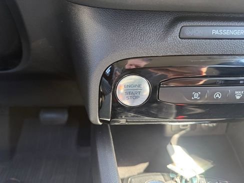 Used 2025 Ford Escape Active w/ Tech Pack #1 AWD/4WD image 19