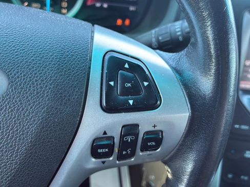 Used 2014 Ford Explorer XLT w/ Equipment Group 202A FWD image 37
