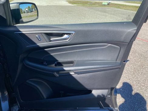 Used 2017 Ford Edge Titanium w/ Equipment Group 301A image 18