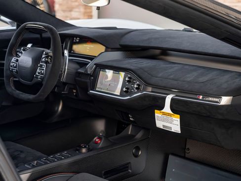 Used 2019 Ford GT RWD image 35