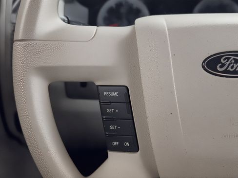 Used 2009 Ford Escape XLS image 21