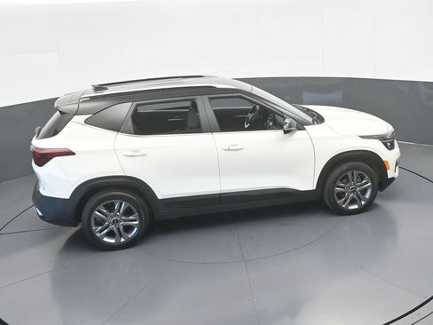Used 2023 Kia Seltos S FWD image 46