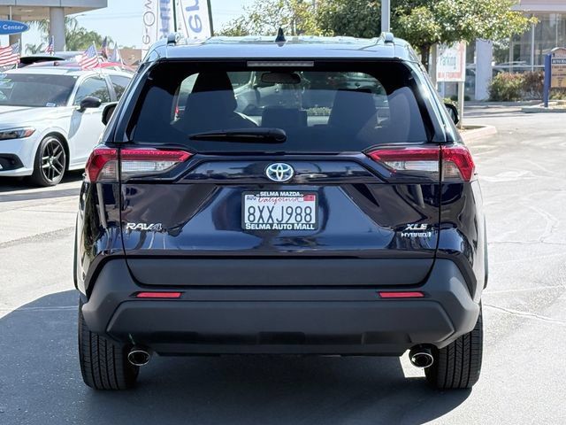 Used 2021 Toyota RAV4 XLE AWD/4WD image 6