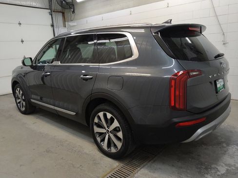 Used 2021 Kia Telluride S FWD image 3