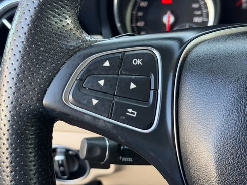 Used 2018 Mercedes-Benz GLA 250 4MATIC image 42