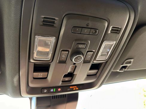 Used 2023 Chevrolet Tahoe High Country AWD/4WD image 28