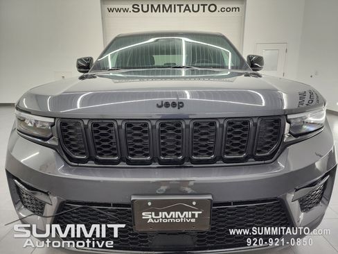 New 2025 Jeep Grand Cherokee Limited w/ Black Appearance Package image 20