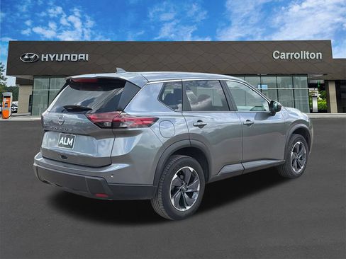 Used 2025 Nissan Rogue SV FWD image 5