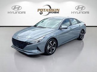 Used 2023 Hyundai Elantra SEL w/ Convenience Package video 1