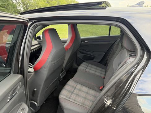 Used 2022 Volkswagen GTI SE FWD image 19