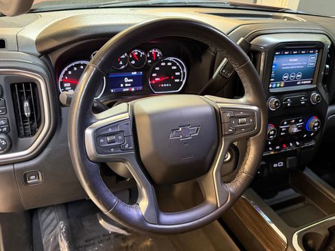 Used 2022 Chevrolet Silverado 1500 RST AWD/4WD image 12