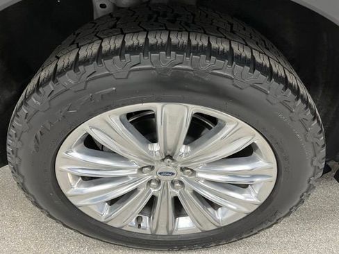 Used 2023 Ford Explorer Limited w/ Equipment Group 301A AWD/4WD image 16