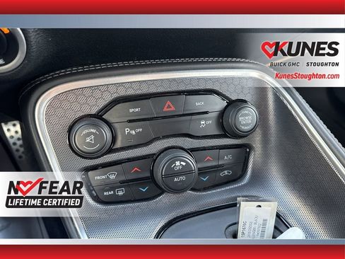 Used 2015 Dodge Challenger SXT Plus image 27