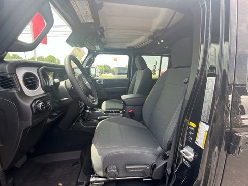 New 2025 Jeep Gladiator Sport image 11