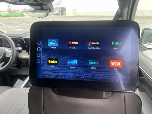 Used 2025 Chevrolet Tahoe High Country image 18